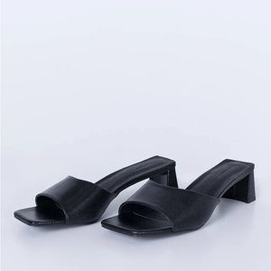 Princess Polly BE MY VALENTINE HEEL BLACK LIZARD size 7